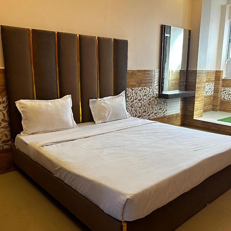 Hotels7Apple Mahoba Buitenkant foto