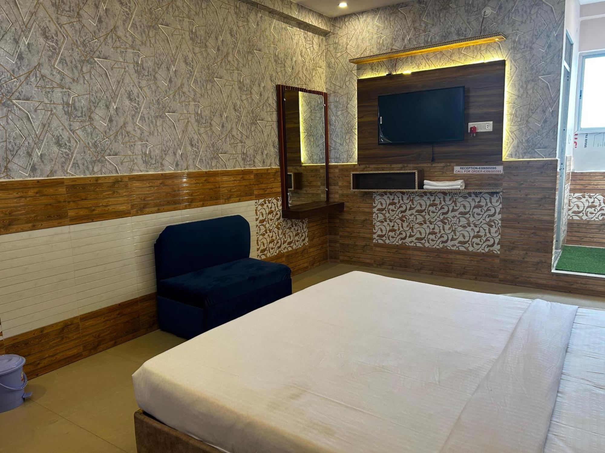 Hotels7Apple Mahoba Buitenkant foto