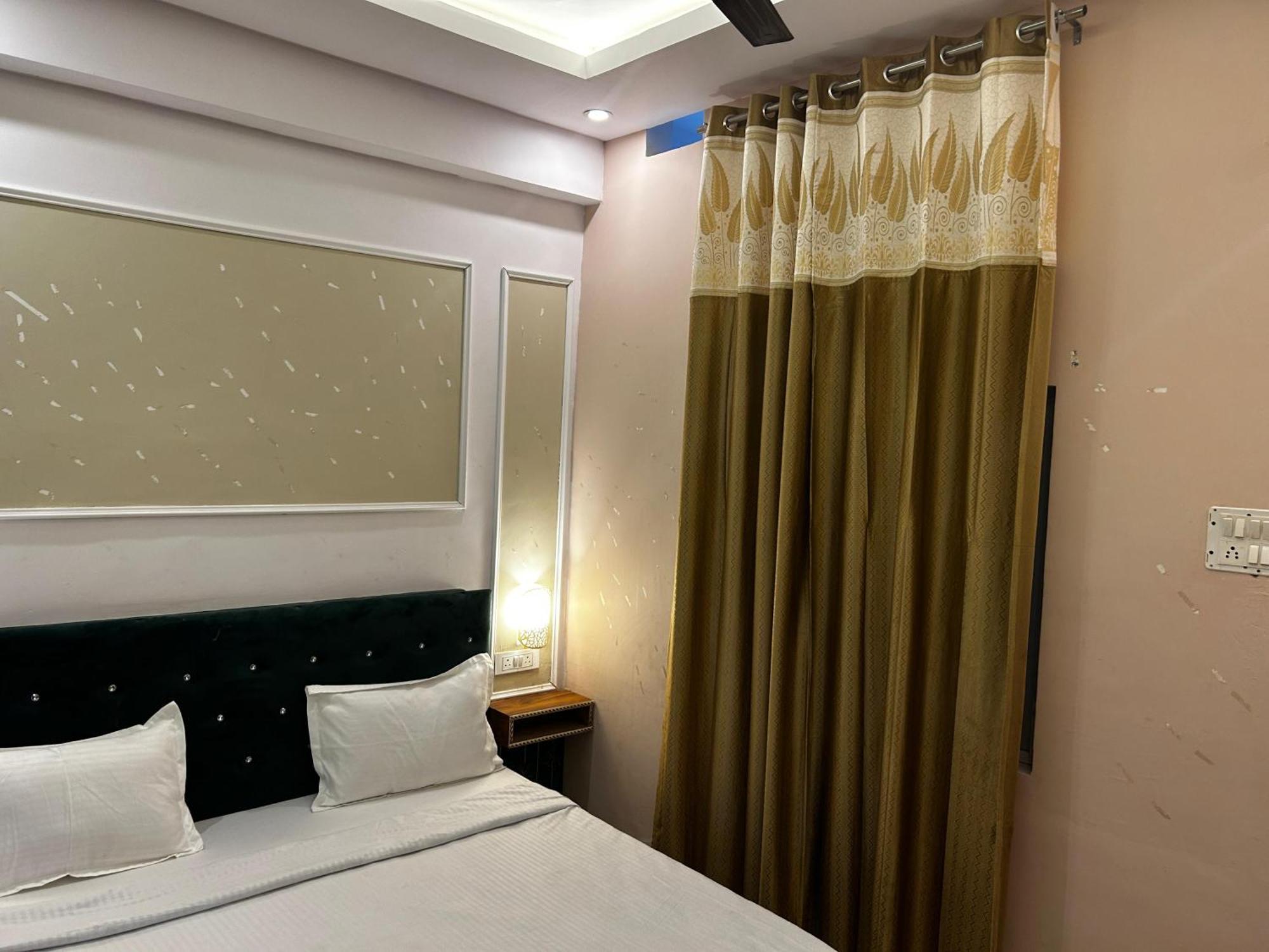 Hotels7Apple Mahoba Buitenkant foto