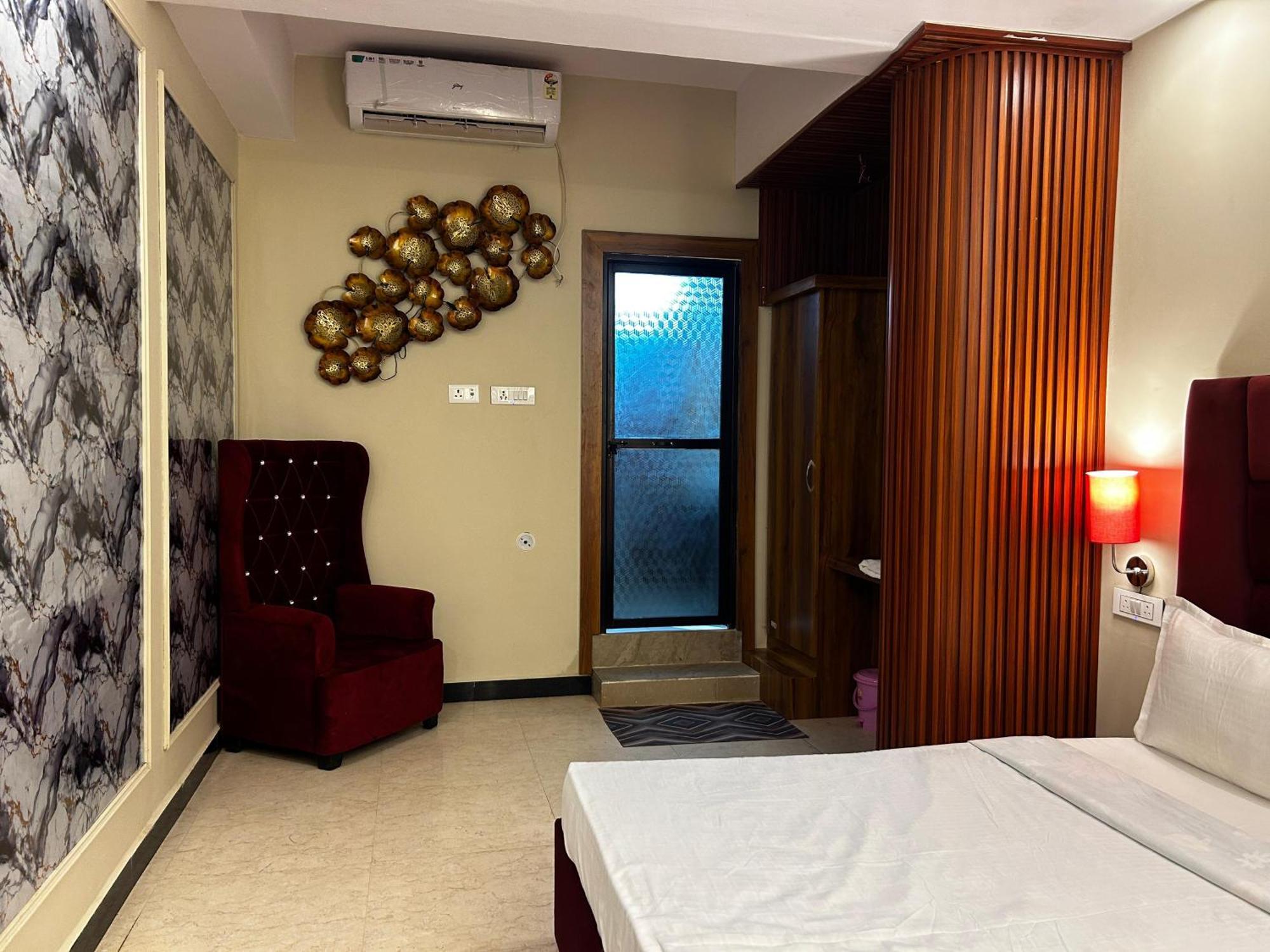 Hotels7Apple Mahoba Buitenkant foto