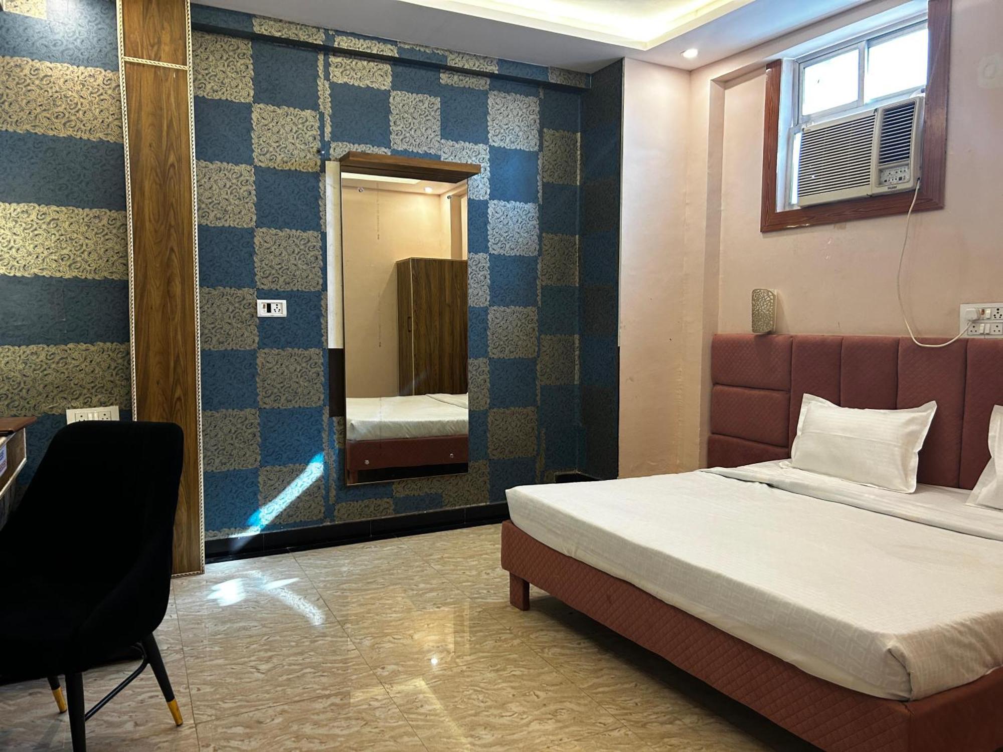 Hotels7Apple Mahoba Buitenkant foto